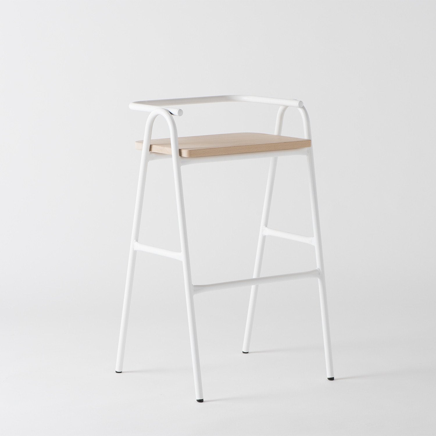 Half Hurdle High Chair by Dowel Jones