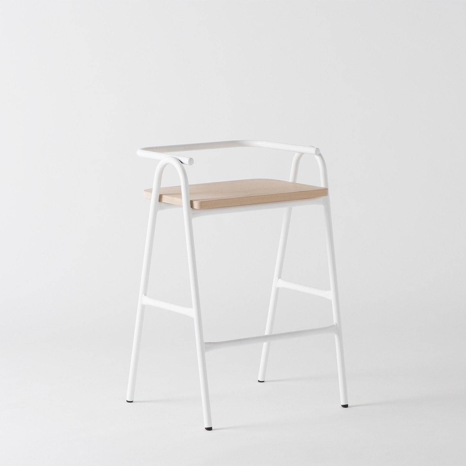 Half Hurdle High Chair by Dowel Jones