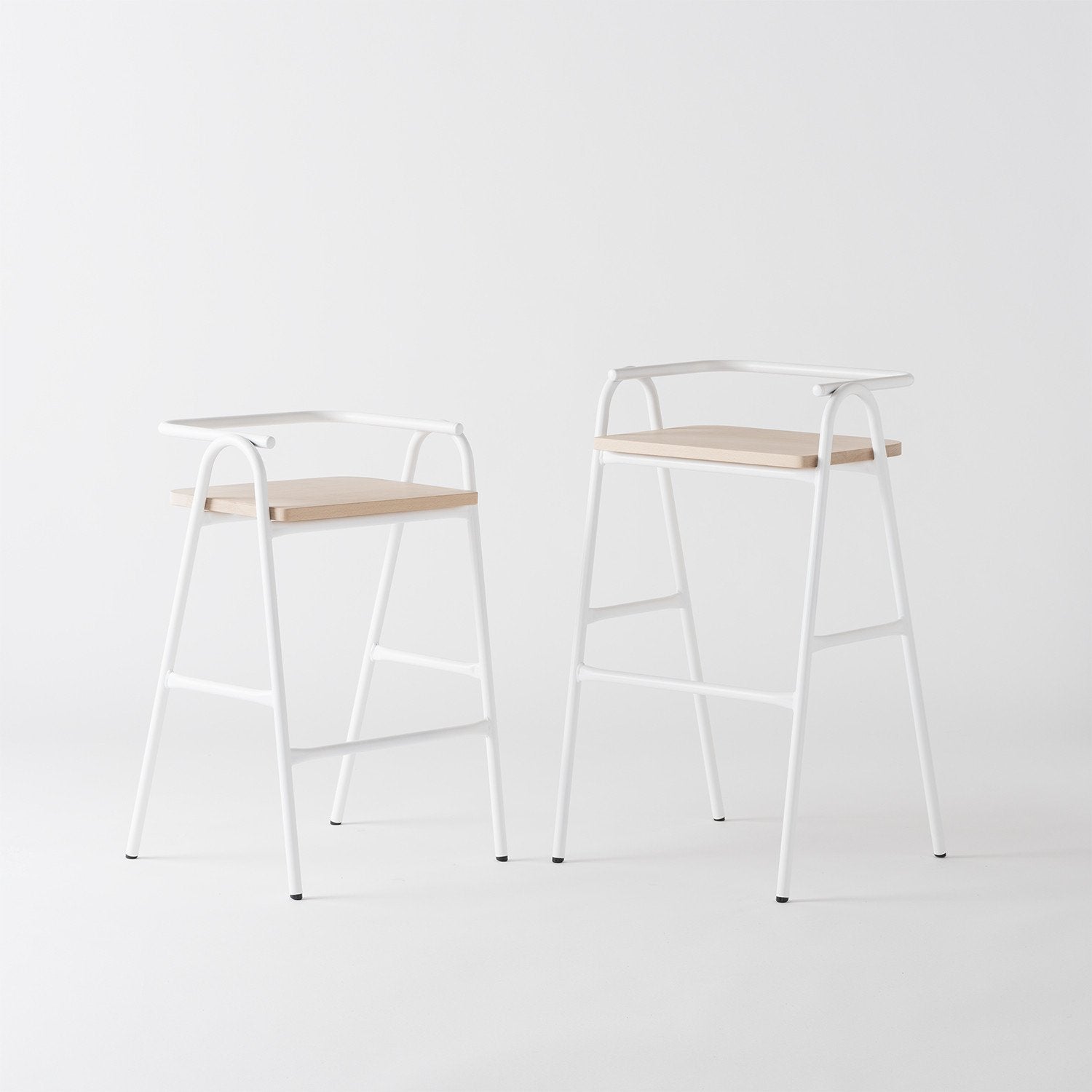 Half Hurdle High Chair by Dowel Jones